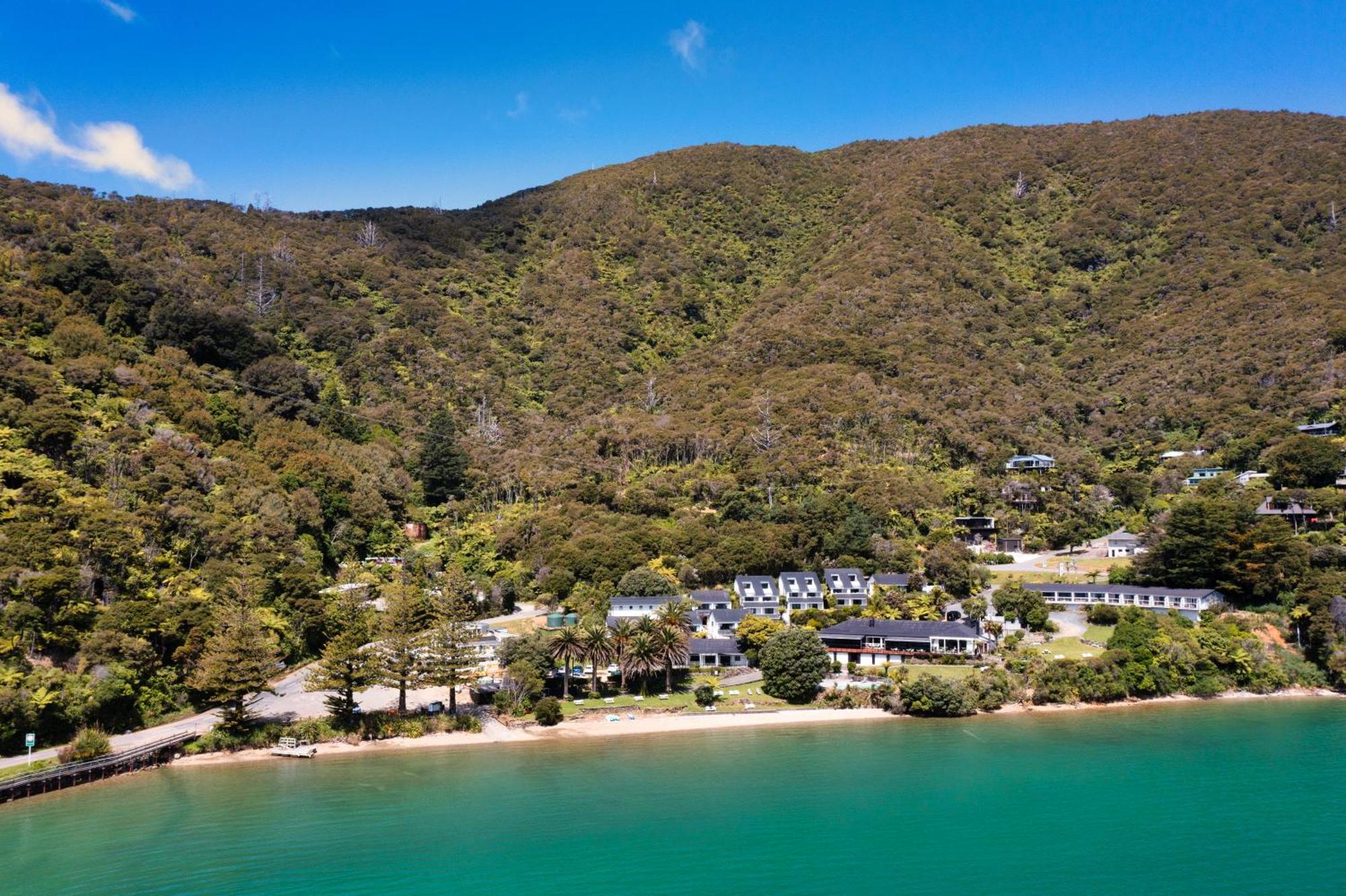 The Portage Resort Exterior photo